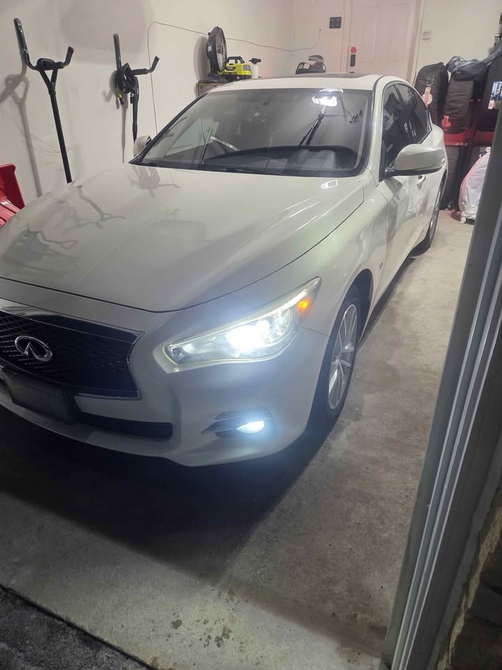 🔥 CLEAN AWD INFINITI Q50 – LOW KM – EXTRA TIRES – QUICK SALE 🔥 - photo 3