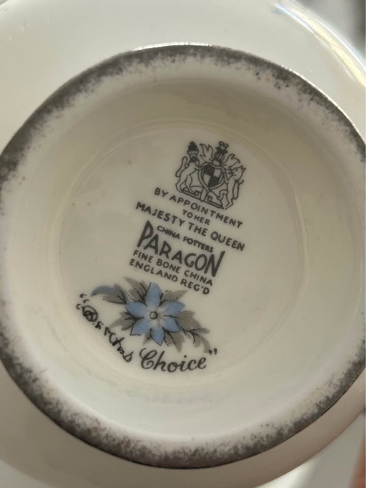 Antique Paragon "Bride’s Choice" Fine Bone China – 31-Piece Set - photo 2