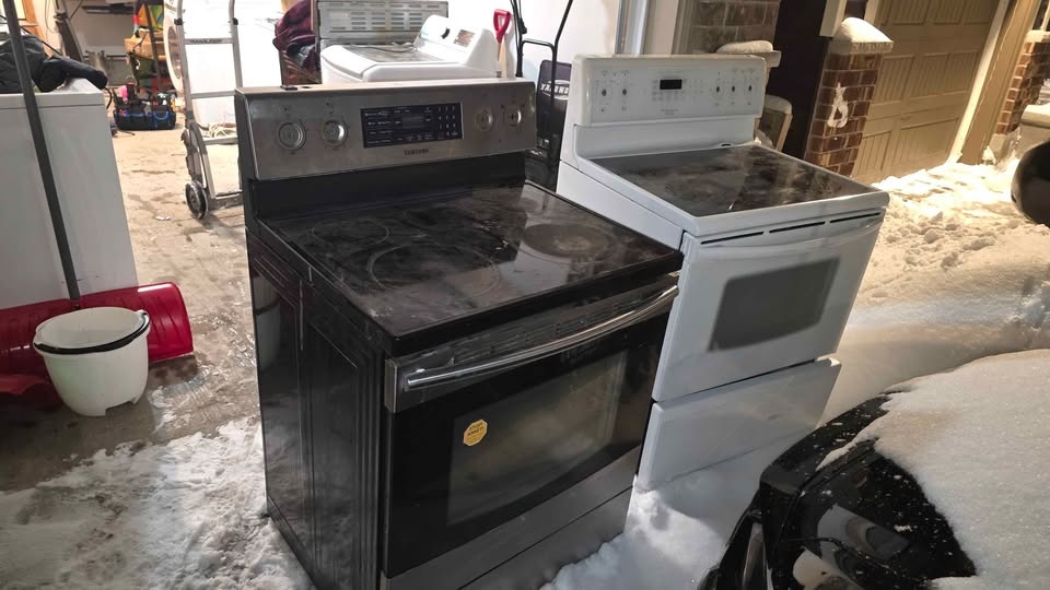 Electric Stove and local help - photo 2