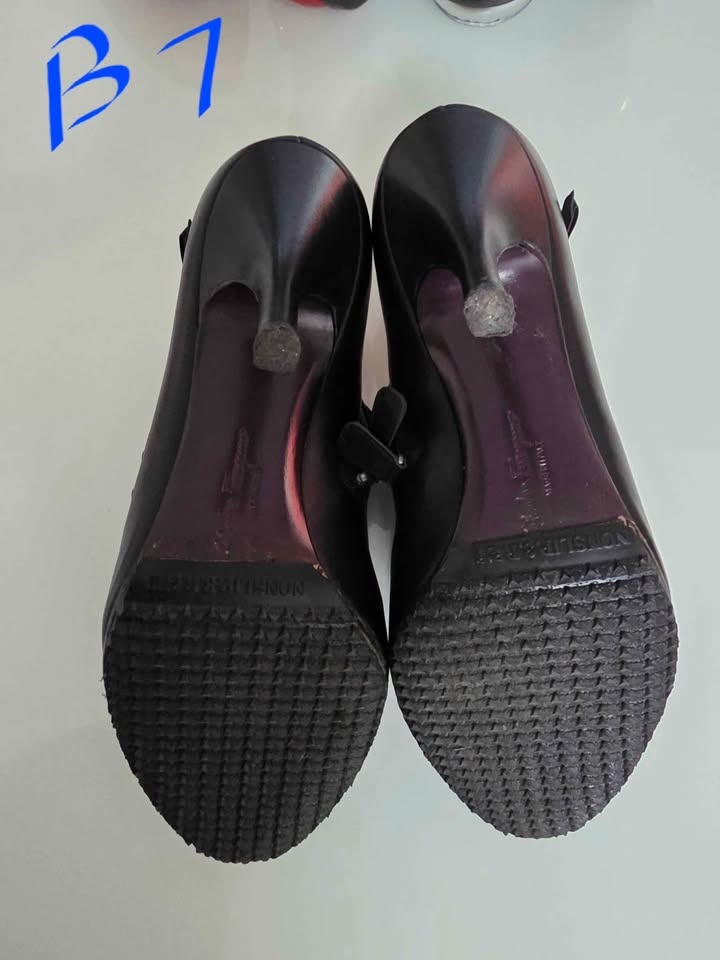 Ferragamo Heels - Size 7 - photo 2