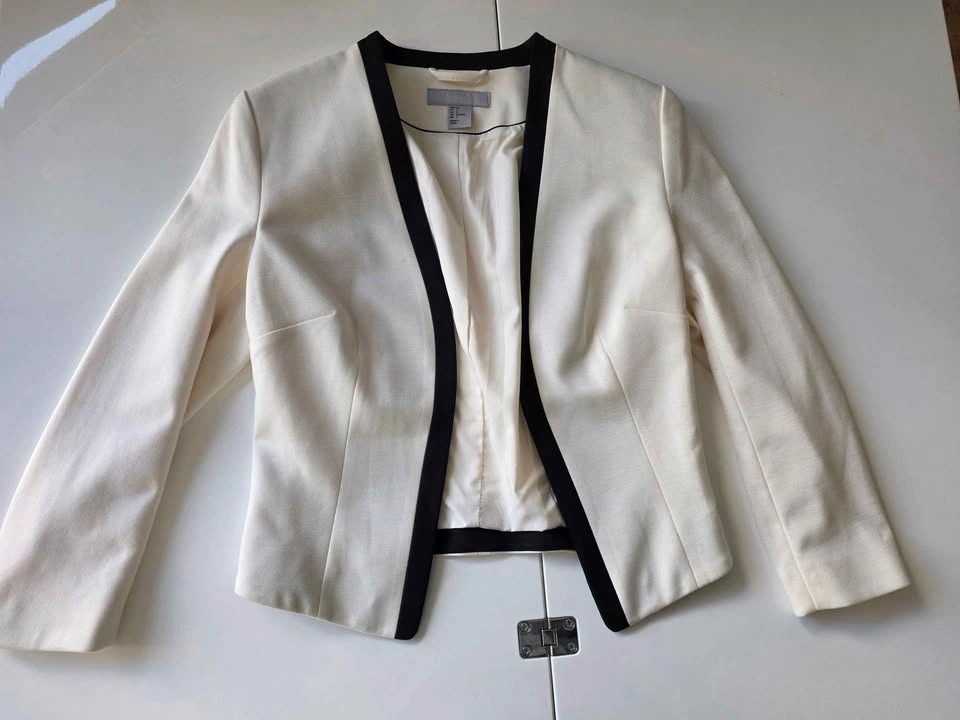 H&M Cream/White Blazer with Black Trim - Size 6 - photo 2