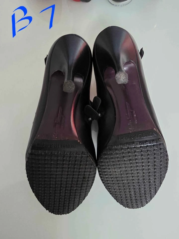 Ferragamo heels - Size 7 - photo 2