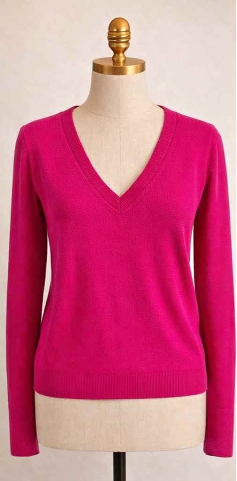 Hot Pink V-Neck Sweater – United Colors of Benetton