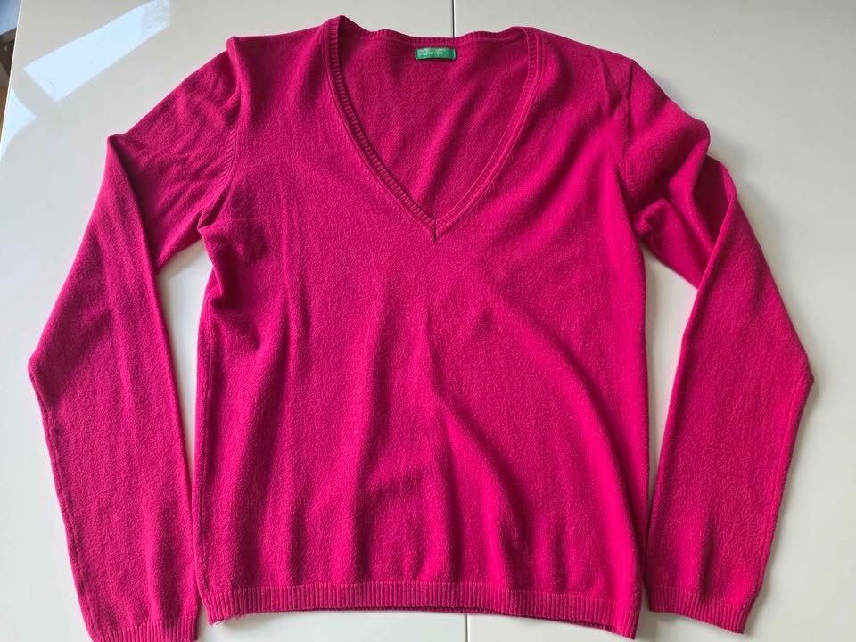 Hot Pink V-Neck Sweater – United Colors of Benetton - photo 2