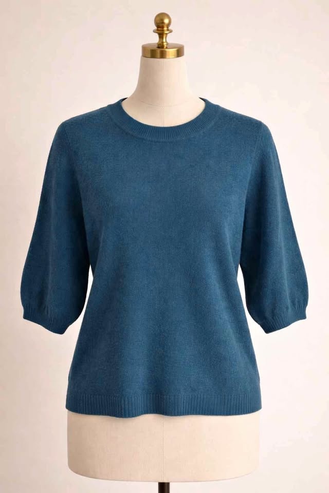 Turquoise colored top - S/M
