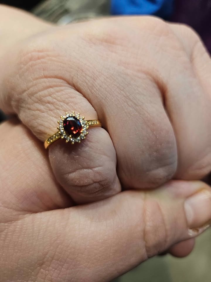 Red Ruby Ring Size 7 Sterling Silver Band, 18K Gold Plated $100 - photo 2