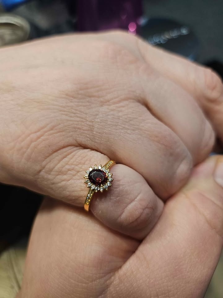 Red Ruby Ring Size 7 Sterling Silver Band, 18K Gold Plated $100 - photo 3
