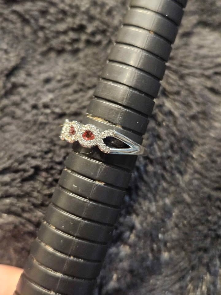 Ring Size 8 Sterling Silver $60 womens Ring - photo 2
