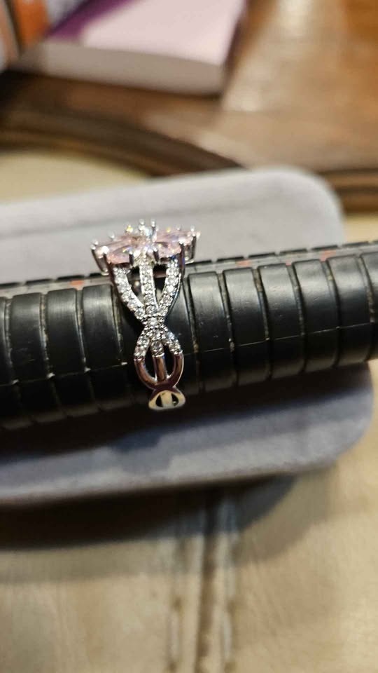 Lady's Ring Size 10 Pink Crystal Flower, Sterling Silver Band - photo 4