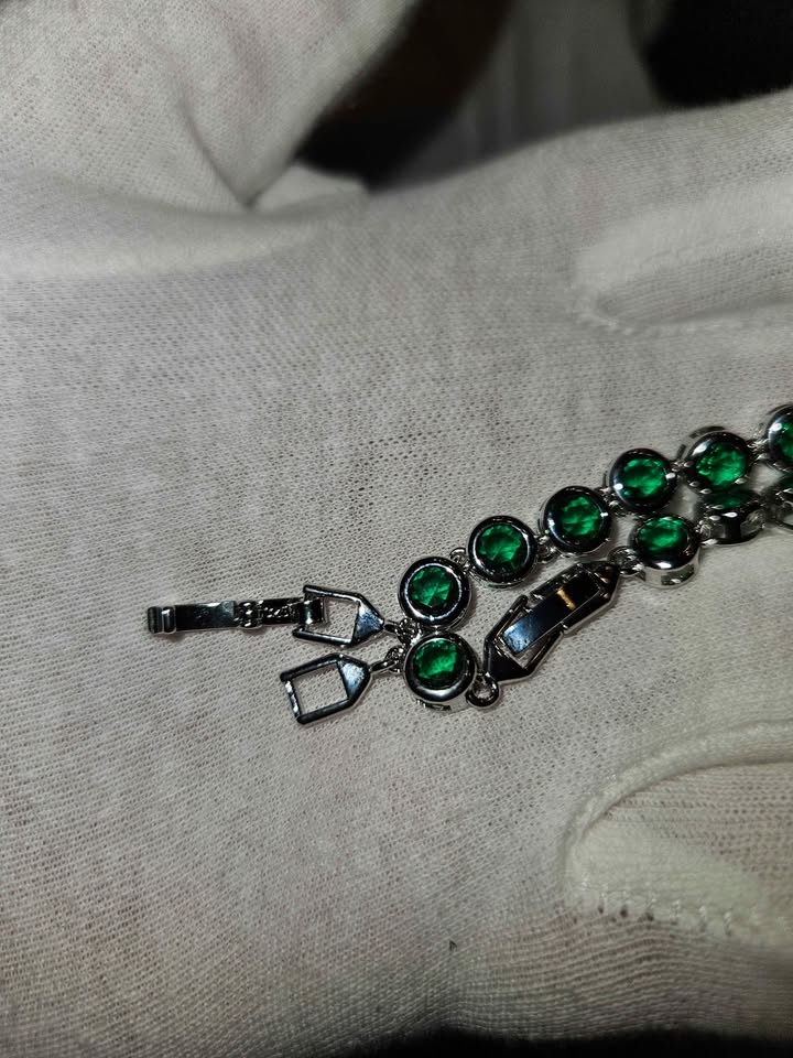 Sterling Silver Tennis Bracelet Green Zircon Stones $80 - photo 2