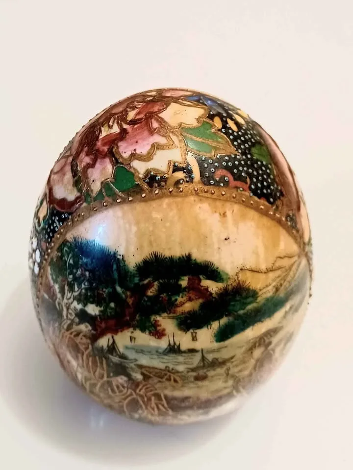 Vtg Hand Painted Porcelain Royal Satsuma Moriage Egg image indicator(4)