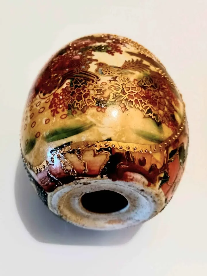 Vtg Hand Painted Porcelain Royal Satsuma Moriage Egg image indicator(7)