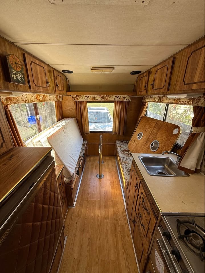 1982 Ford Econoline E-350 Cutaway - photo 3