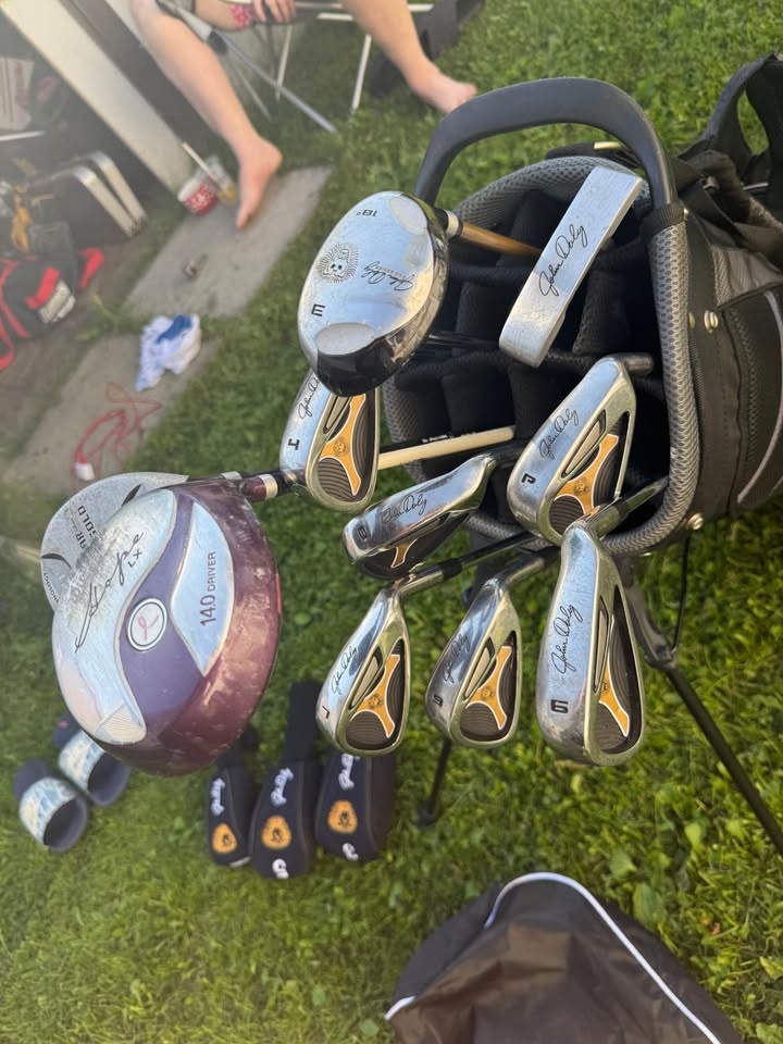 John Daly Clubs with Breast Cancer Driver - photo 3