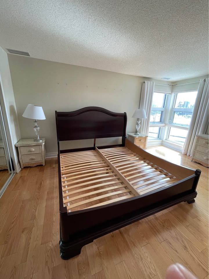 King size bed frame - photo 2