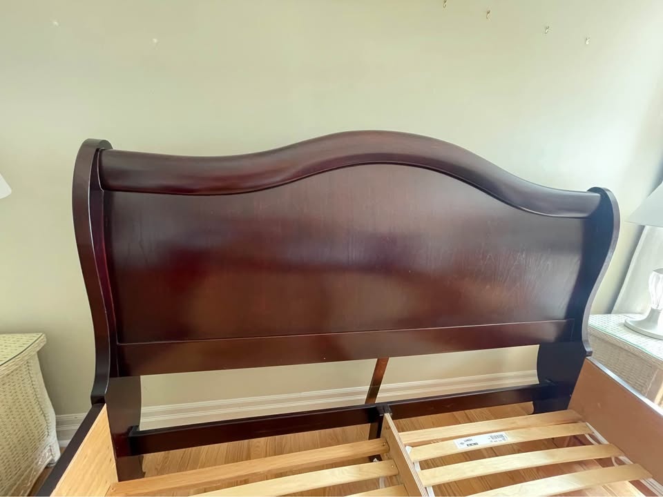 King size bed frame - photo 3