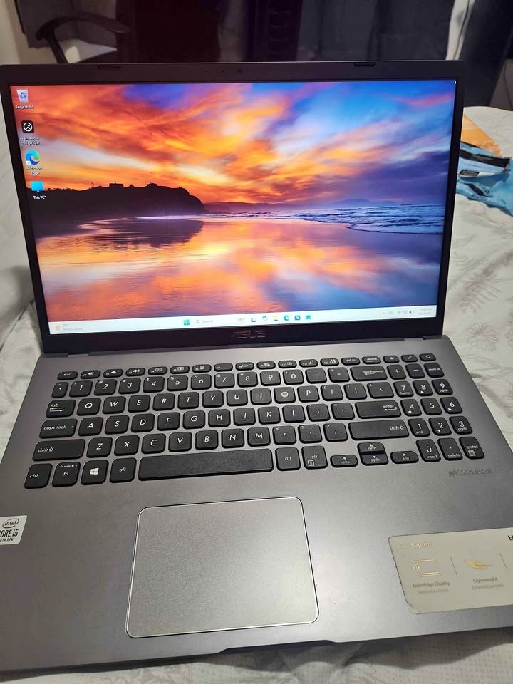 ASUS VivoBook 15