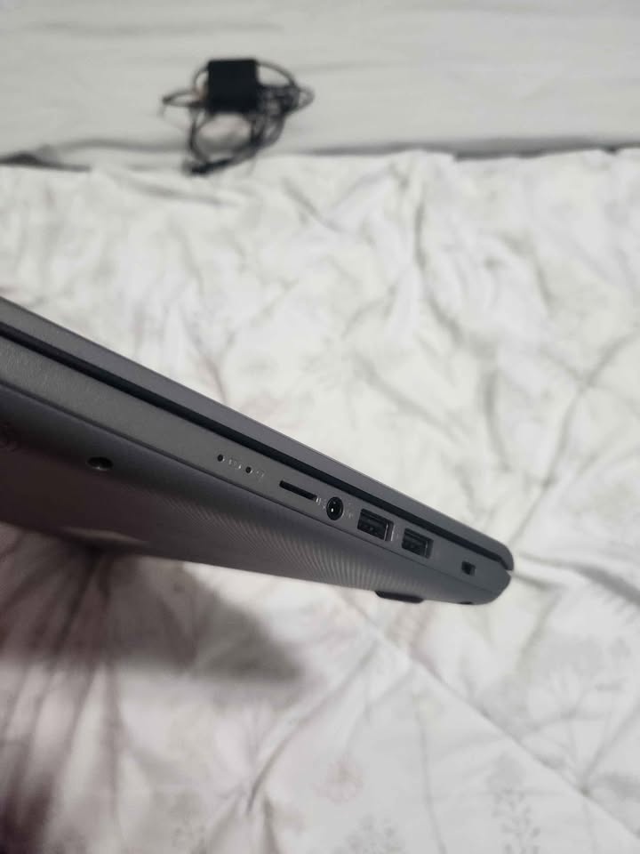 ASUS VivoBook 15 - photo 5