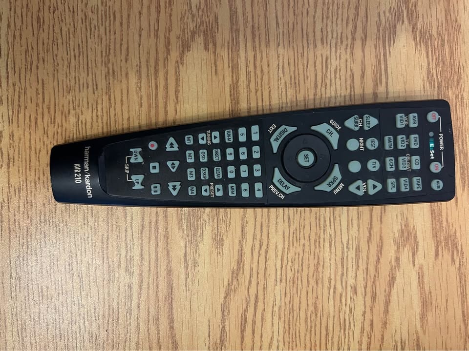 Harman Kardon AVR 210 Receiver with Remote - photo 4