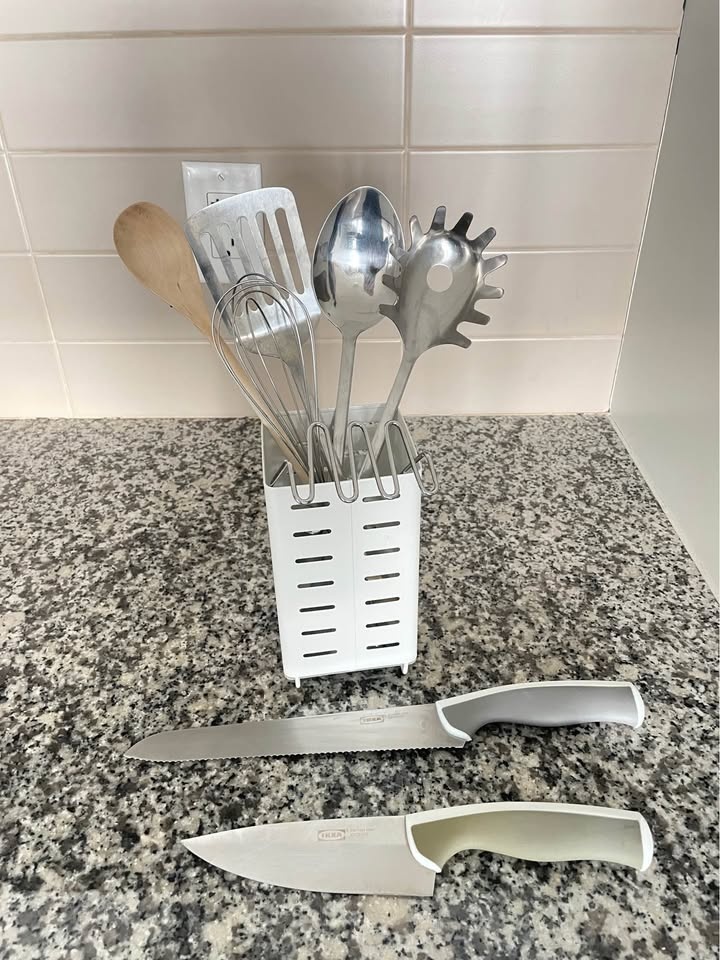 Huge Kitchen Essentials Bundle - Non-stick Pan, Utensils, Storag - photo 3