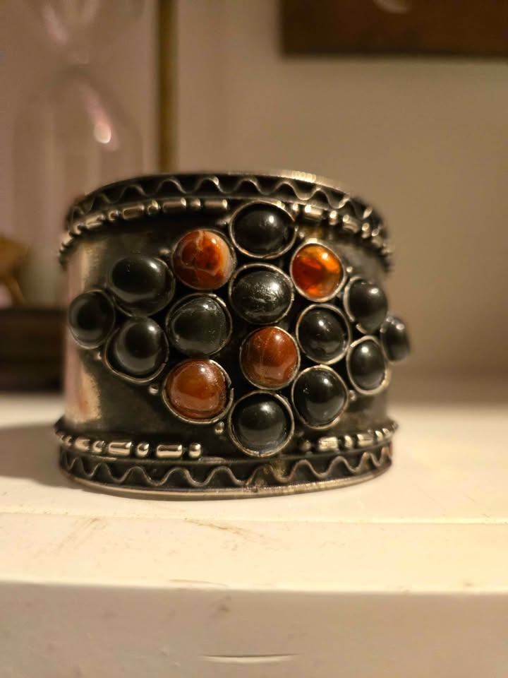 Beautiful metal stone bracelet - photo 4