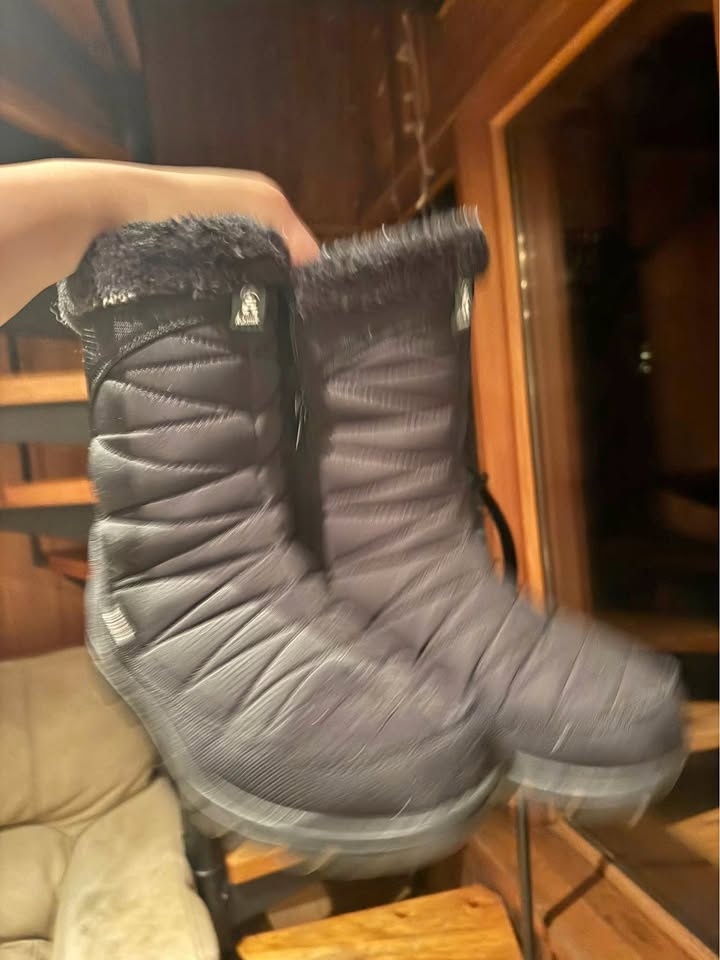Kamik Black Winter Boots Women's Size 6