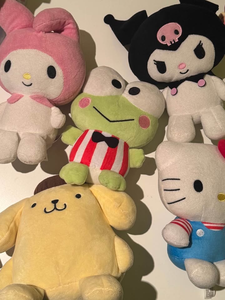 Sanrio Plush Set - photo 2