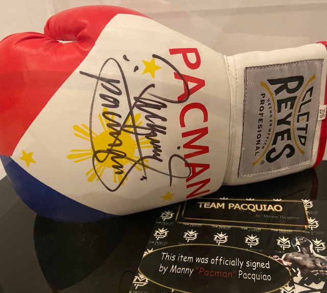 Manny Pacquiao Autographed Boxing Glove (COA) - photo 3
