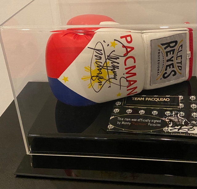 Manny Pacquiao Autographed Boxing Glove (COA) - photo 4