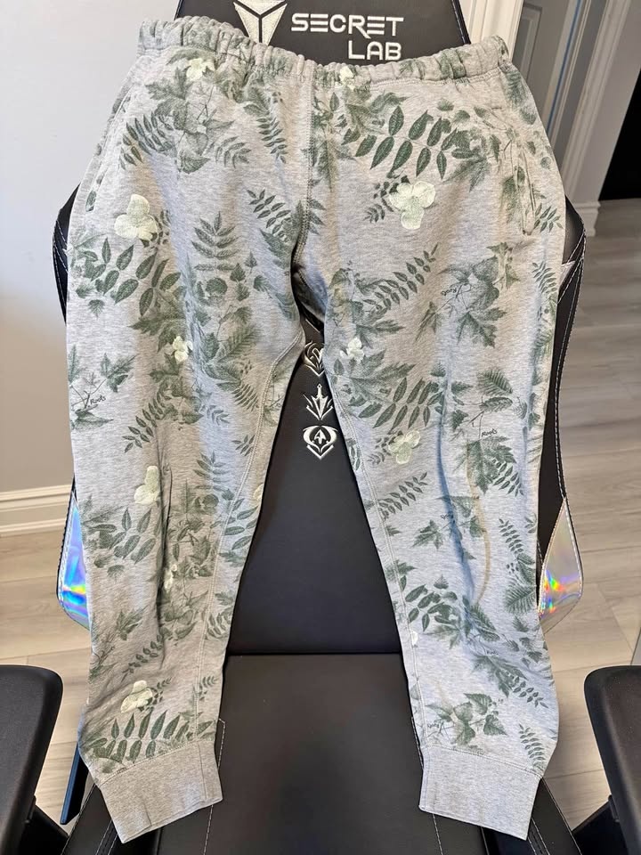Roots Grey & Green Botanical Print Joggers Sweatpants, Size M