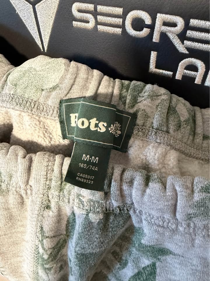 Roots Grey & Green Botanical Print Joggers Sweatpants, Size M - photo 2