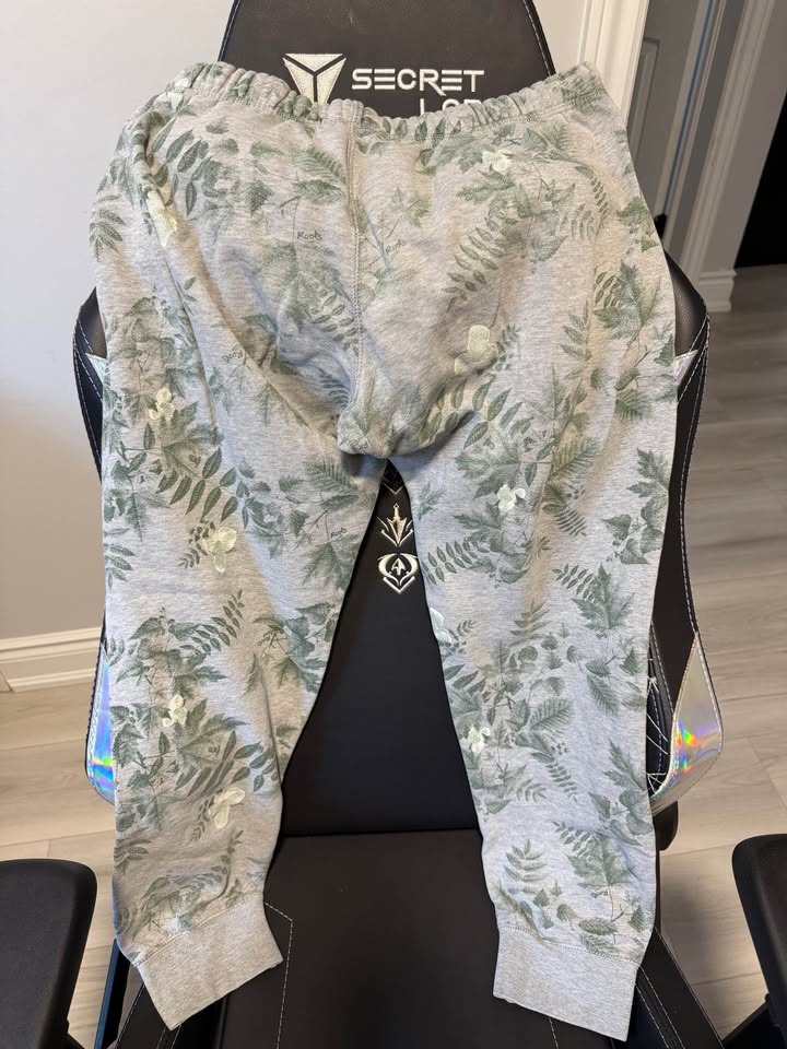 Roots Grey & Green Botanical Print Joggers Sweatpants, Size M - photo 3
