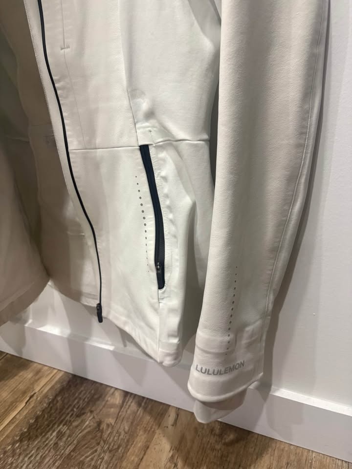 Lululemon white jacket - photo 3