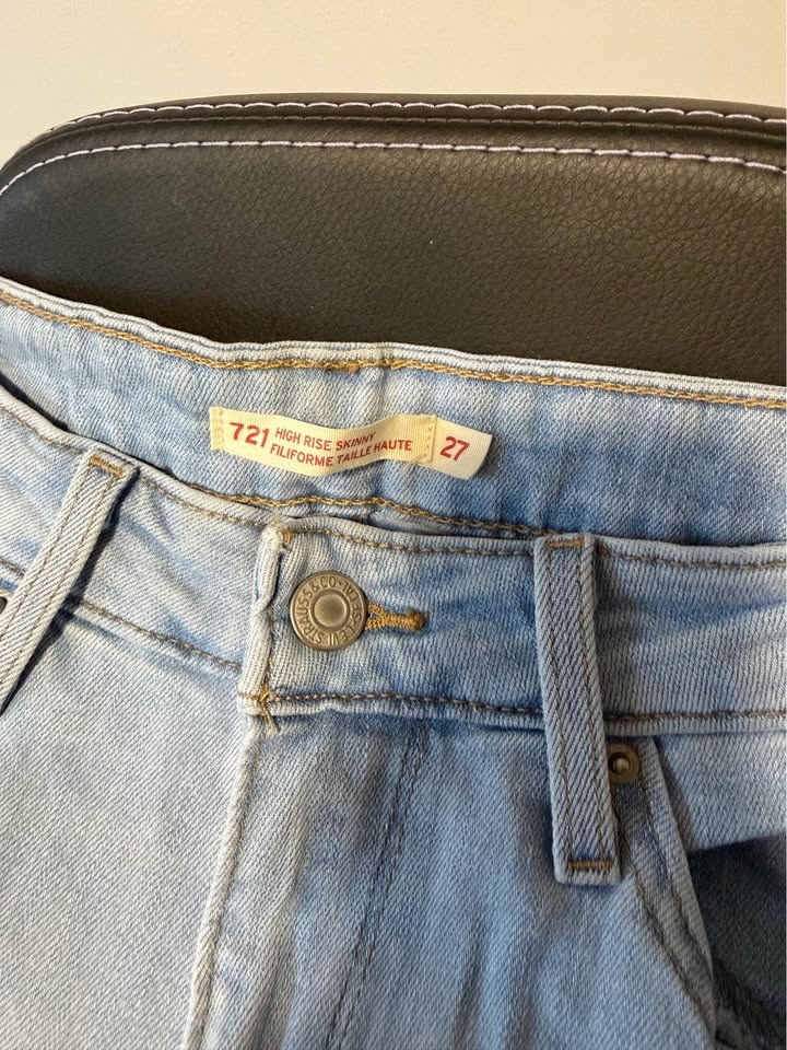 Levi’s 721 High Rise Skinny Jeans - Light Wash Size 27 - photo 2