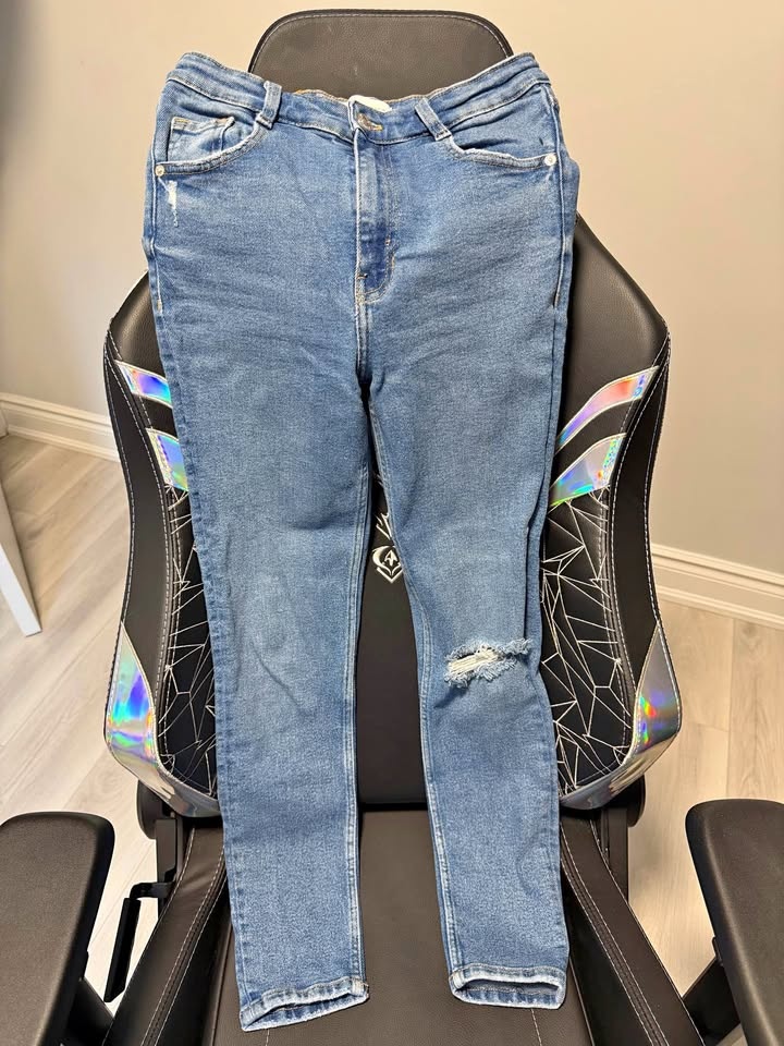 Light blue skinny distressed Zara jeans size 38