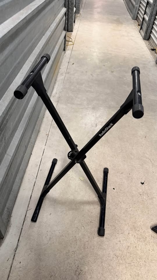 RadioShack Adjustable X-Style Instrument Stand - photo 4