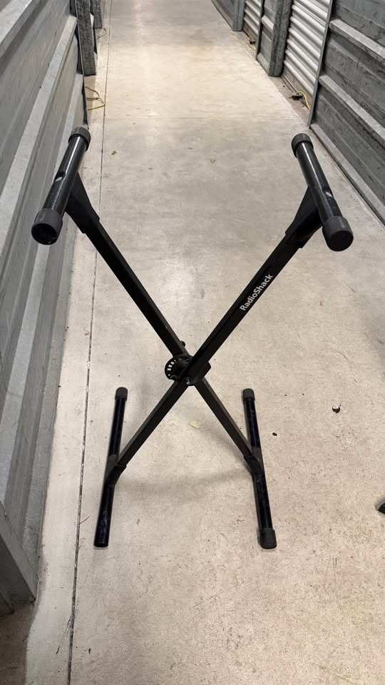 RadioShack Adjustable X-Style Instrument Stand - photo 5