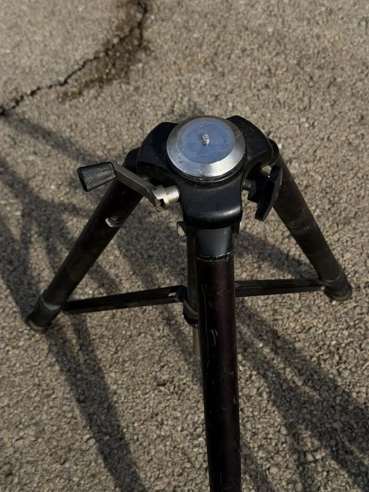 2 Tripods Set – Sony + Unbranded Camera Stands w/ Pan Handle - photo 4