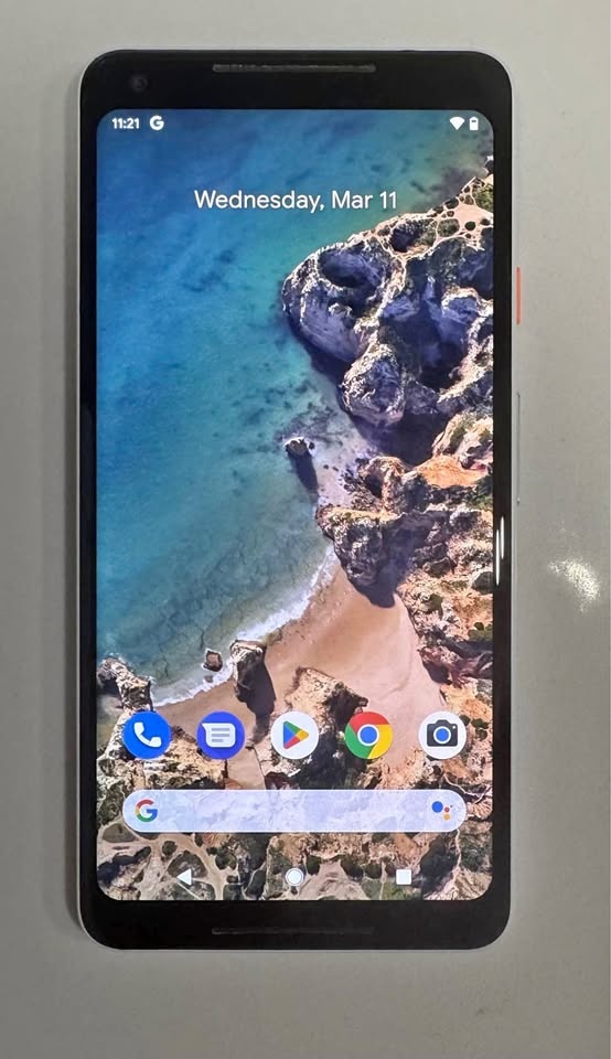 Google Pixel 2 XL White, 128GB, Good Condition, Charger Incl.