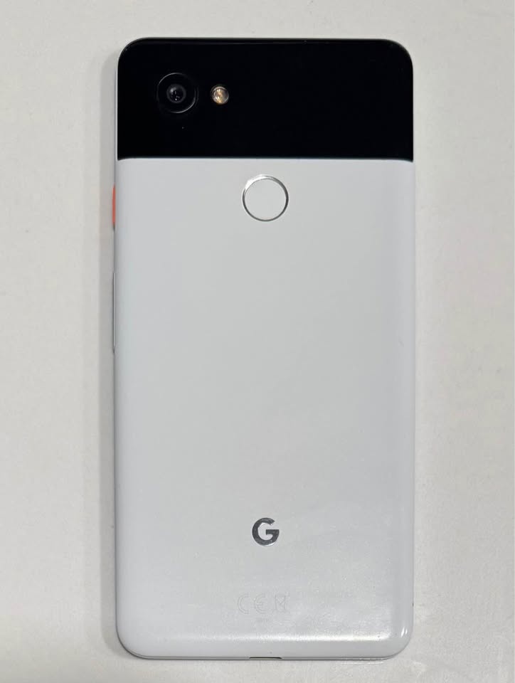 Google Pixel 2 XL White, 128GB, Good Condition, Charger Incl. - photo 2