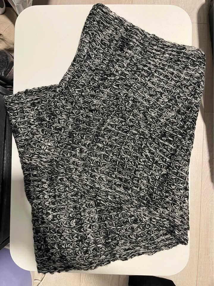 Knitted scarf wraps - photo 2
