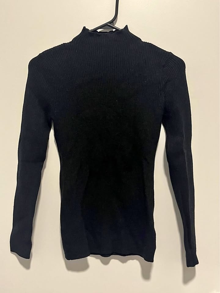 Women's Knitted Turtle Neck - Size XS