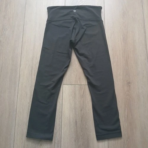 Lululemon Black Crop Leggings Size 4 High Rise Yoga Pants - photo 2