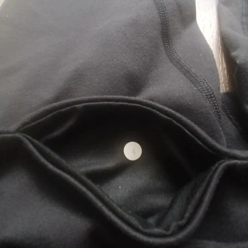 Lululemon Black Crop Leggings Size 4 High Rise Yoga Pants - photo 3