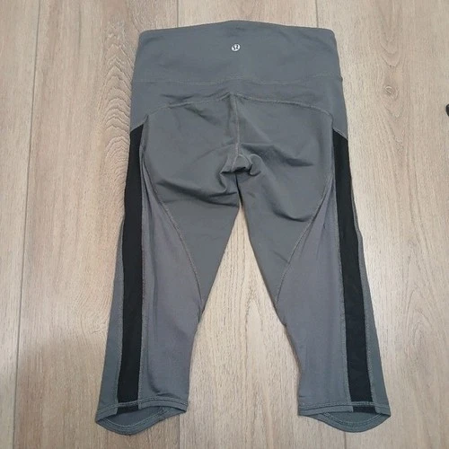 Lululemon Cropped Leggings - Grey w/ Black Side Panels - Size 4 - photo 2