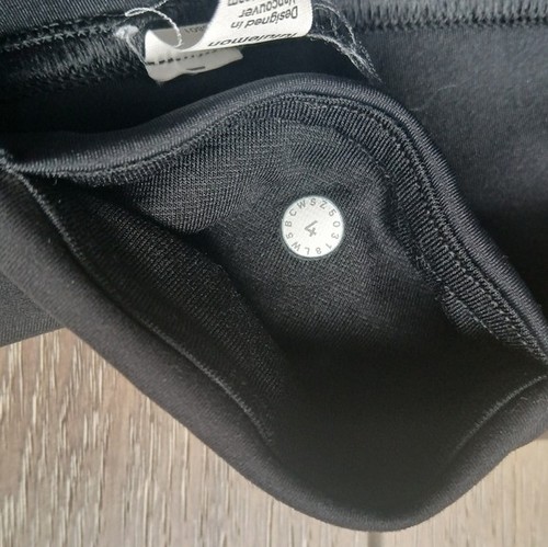 Lululemon Sculpted Panel Leggings - Size 4 - Black & Pink Print - photo 3