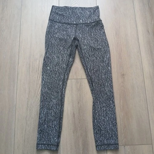 Lululemon Wunder Under Leggings Black & White Print Size 4