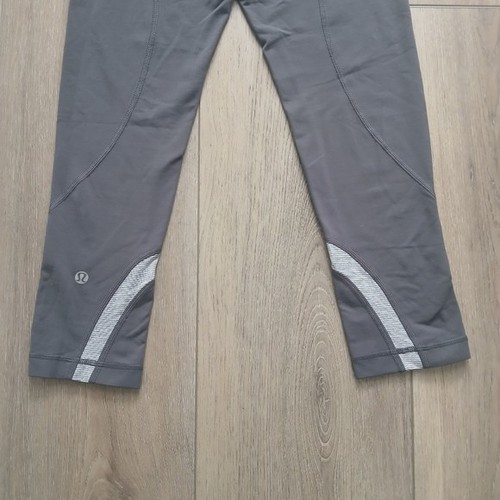 Lululemon Cropped Leggings Grey w/ Stripe Waistband Back Pocket - photo 3