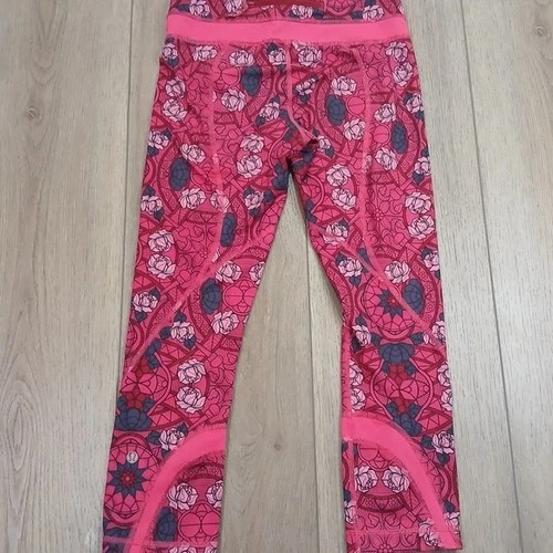 Lululemon Wunder Under Crop Leggings Size 4 Rose Stained Glass - photo 4