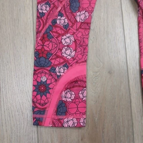 Lululemon Wunder Under Crop Leggings Size 4 Rose Stained Glass - photo 5